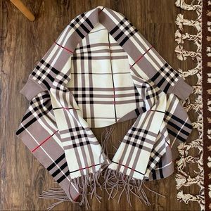 Women’s plaid pancho NWOT Pretty Persuasions